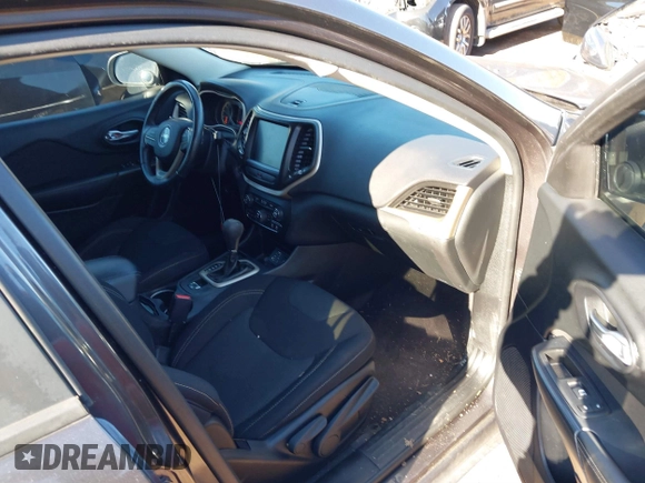 2016 Jeep Cherokee Latitude with VIN 1C4PJLCS1GW222001, listed as a IAAI auction lot 41068661 with 119,399 mi miles. Bid and sale history available at carsss.com. Image 5.