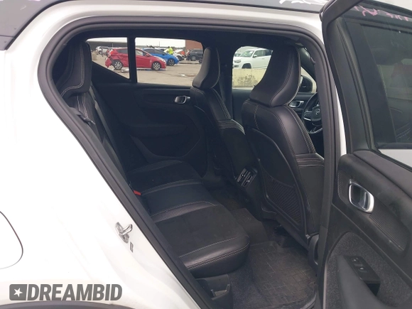 2019 Volvo XC40 R-Design with VIN YV4162UM6K2085605, listed as a IAAI auction lot 42365891 with 92,370 mi miles and . Bid and sale history available at DreamBid. Image 8.