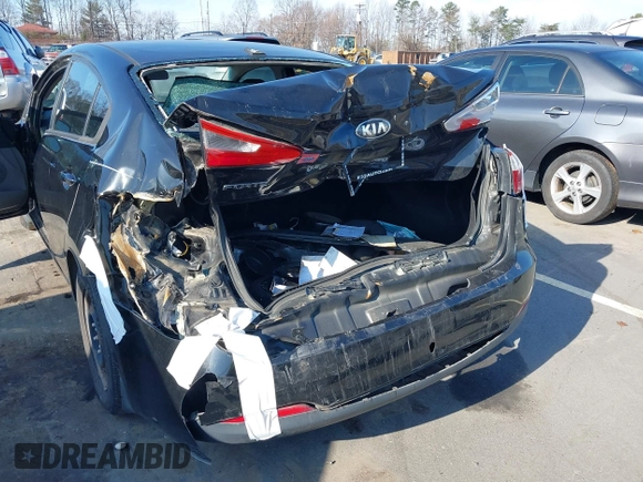 2016 Kia Forte LX with VIN KNAFX4A62G5551606, listed as a IAAI auction lot 41107813 with 201,821 mi miles. Bid and sale history available at carsss.com. Image 6.