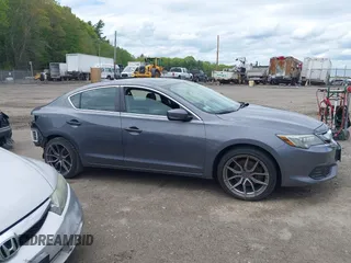 2017 Acura ILX z VIN 19UDE2F32HA012738, wystawiony jako IAAI lot #42188999 z przebiegiem 82 114 mil mil oraz . Historia ofert i sprzedaży dostępna na DreamBid. Obrazek 13.