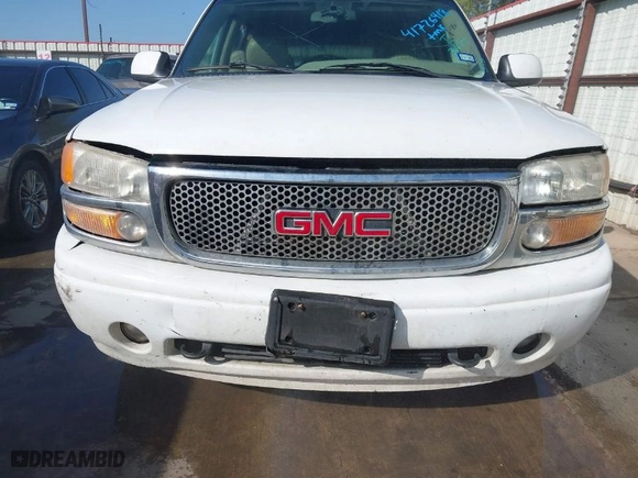 2005 GMC Yukon XL Denali with VIN 1GKFK66U25J100768, listed as a IAAI auction lot 41726418 with NaN miles. Bid and sale history available at carsss.com. Image 15.