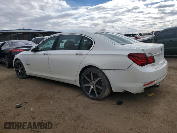2013 BMW 7 Series 750Li xDrive z VIN WBAYF8C53DD140692, wystawiony jako Copart lot #79561764 z przebiegiem 163 552 mil mil oraz Nie do naprawy • Non repairable. Historia ofert i sprzedaży dostępna na DreamBid. Obrazek 2.