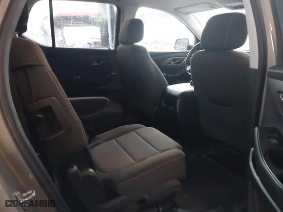 2019 Chevrolet Traverse LT Cloth with VIN 1GNEVGKW1KJ135509, listed as a IAAI auction lot 41283639 with 77,327 mi miles. Bid and sale history available at carsss.com. Image 8.