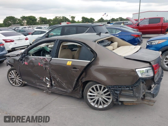 2015 Volkswagen Jetta SE with VIN 3VWD17AJ1FM202041, listed as a IAAI auction lot 42179706 with 80,777 mi miles and . Bid and sale history available at DreamBid. Image 12.