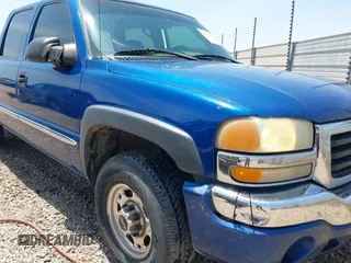 2003 GMC Sierra 1500HD SLE z VIN 1GTGC13UX3F195598, wystawiony jako IAAI lot #42284322 z przebiegiem Nie podano mil oraz . Historia ofert i sprzedaży dostępna na DreamBid. Obrazek 6.