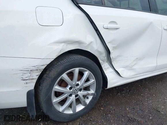 2011 Volkswagen Jetta SE с VIN 3VWBZ7AJ2BM395052, выставлен на аукционе IAAI как лот 42333569 с пробегом 148 986 миль миль и . История ставок и продаж доступна на DreamBid. Изображение 6.
