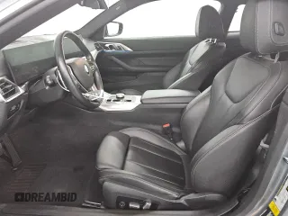 2024 BMW 4 Series 430i z VIN WBA53AP07RCN92336, wystawiony jako Copart lot #83991154 z przebiegiem 28 581 mil mil oraz Czysty tytuł • Clean title. Historia ofert i sprzedaży dostępna na DreamBid. Obrazek 7.