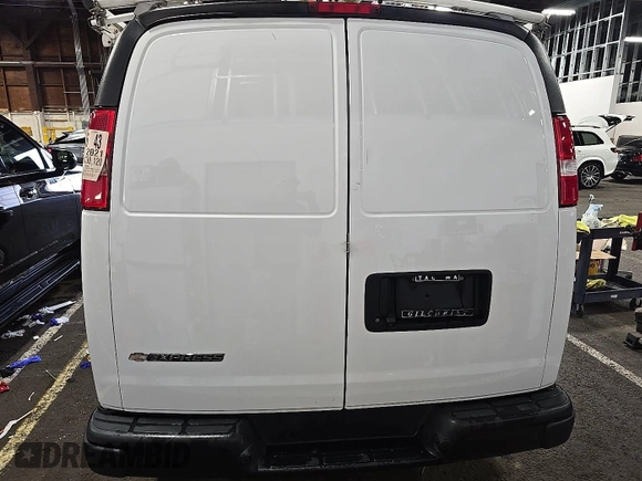 2021 Chevrolet Express Cargo with VIN 1GCWGAFP9M1151547, listed as a IAAI auction lot 42631437 with 130,120 mi miles and . Bid and sale history available at DreamBid. Image 31.