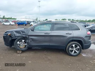 2020 Jeep Cherokee Limited z VIN 1C4PJLDB8LD653312, wystawiony jako IAAI lot #42516821 z przebiegiem 146 870 mil mil oraz . Historia ofert i sprzedaży dostępna na DreamBid. Obrazek 14.