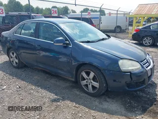 2009 Volkswagen Jetta SE with VIN 3VWRZ71K89M020283, listed as a IAAI auction lot 42727309 with 266,849 mi miles and . Bid and sale history available at DreamBid. Image 1.
