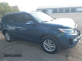 2014 Kia Sorento LX with VIN 5XYKT4A6XEG510139, listed as a IAAI auction lot 40438670 with 155,854 mi miles. Bid and sale history available at carsss.com. Image 1.