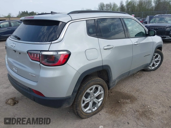 2024 Jeep Compass Latitude with VIN 3C4NJDBN0RT124448, listed as a IAAI auction lot 42150443 with 20,526 mi miles. Bid and sale history available at carsss.com. Image 4.