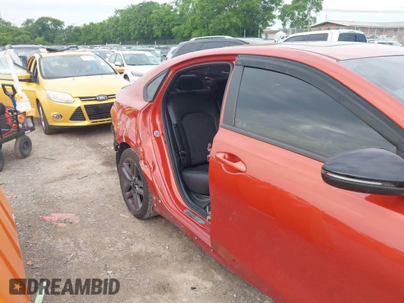 2021 Kia Forte GT-Line z VIN 3KPF34AD7ME410270, wystawiony jako IAAI lot #42259704 z przebiegiem 65 310 mil mil oraz . Historia ofert i sprzedaży dostępna na DreamBid. Obrazek 6.