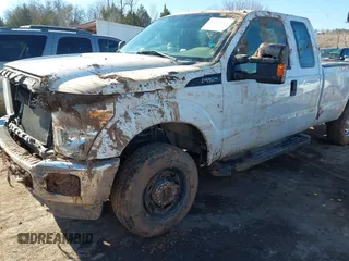 2014 Ford F-250 XL z VIN 1FT7X2B67EEB13106, wystawiony jako IAAI lot #41337143 z przebiegiem 116 625 mil mil oraz . Historia ofert i sprzedaży dostępna na DreamBid. Obrazek 6.