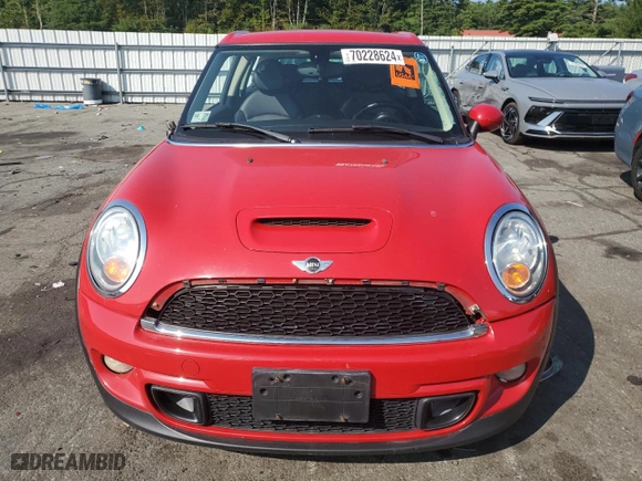 2014 MINI Cooper Clubman S with VIN WMWZG3C56ET801157, listed as a Copart auction lot 70228624 with NaN miles and Salvage Title. Bid and sale history available at carsss.com. Image 5.