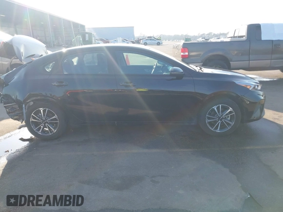 2024 Kia Forte LXS with VIN 3KPF24ADXRE824413, listed as a IAAI auction lot 41514406 with 7,069 mi miles. Bid and sale history available at carsss.com. Image 13.