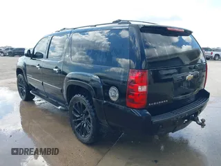 2007 Chevrolet Suburban LT with VIN 3GNFK16397G250068, listed as a IAAI auction lot 42513549 with 199,498 mi miles and . Bid and sale history available at DreamBid. Image 3.