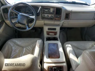 2000 GMC Yukon SLT with VIN 1GKEK13T1YJ118466, listed as a Copart auction lot 79811564 with 226,829 mi miles and Salvage Title. Bid and sale history available at carsss.com. Image 8.