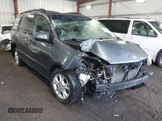 2006 Toyota Sienna XLE z VIN 5TDBA22C46S056795, wystawiony jako IAAI lot #42281920 z przebiegiem 134 745 mil mil oraz . Historia ofert i sprzedaży dostępna na DreamBid. Obrazek 1.