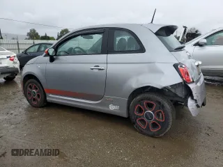 2015 FIAT 500e with VIN 3C3CFFGEXFT581703, listed as a Copart auction lot 44638645 with 80,423 mi miles and Salvage Title. Bid and sale history available at carsss.com. Image 2.