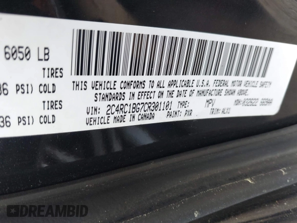 2012 Chrysler Town & Country Touring with VIN 2C4RC1BG7CR301101, listed as a IAAI auction lot 42173814 with 141,128 mi miles. Bid and sale history available at carsss.com. Image 9.