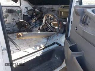 2006 Chevrolet Express Cargo z VIN 1GCGG25V361183813, wystawiony jako IAAI lot #41992215 z przebiegiem Nie podano mil oraz . Historia ofert i sprzedaży dostępna na DreamBid. Obrazek 5.