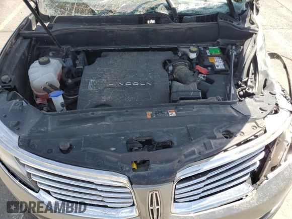 2016 Lincoln MKX Select z VIN 2LMTJ8KR9GBL38493, wystawiony jako Copart lot #54258865 z przebiegiem Nie podano mil oraz Szkoda całkowita • Salvage title. Historia ofert i sprzedaży dostępna na DreamBid. Obrazek 12.