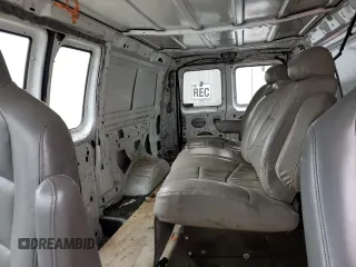 2010 Ford Econoline Cargo Commercial z VIN 1FTNE2EW4ADA35523, wystawiony jako Copart lot #53662005 z przebiegiem Nie podano mil oraz Szkody całkowita. Historia ofert i sprzedaży dostępna na DreamBid. Obrazek 10.