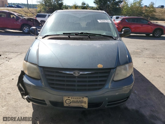 2006 Chrysler Town & Country SWB with VIN 1A4GP45R96B631345, listed as a Copart auction lot 76396784 with 60,475 mi miles and Salvage Title. Bid and sale history available at carsss.com. Image 5.