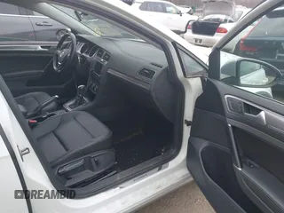 2017 Volkswagen Golf S z VIN 3VWH17AU8HM515411, wystawiony jako IAAI lot #41931252 z przebiegiem 106 421 mil mil oraz . Historia ofert i sprzedaży dostępna na DreamBid. Obrazek 5.