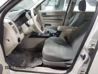 2008 Ford Escape XLS с VIN 1FMCU92Z78KB00951, выставлен на аукционе Copart как лот 42512745 с пробегом 148 569 миль миль и Списание • Salvage title. История ставок и продаж доступна на DreamBid. Изображение 7.