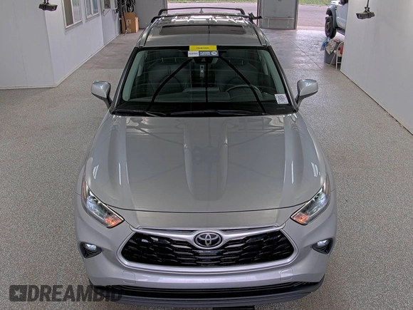 2021 Toyota Highlander XLE with VIN 5TDHZRBH0MS558143, listed as a IAAI auction lot 42859323 with 41,722 mi miles and . Bid and sale history available at DreamBid. Image 24.