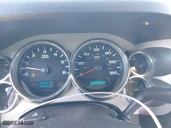 2007 Chevrolet Silverado 1500 LT w/1LT with VIN 2GCEC13C671575887, listed as a IAAI auction lot 41447510 with 195,650 mi miles. Bid and sale history available at carsss.com. Image 7.