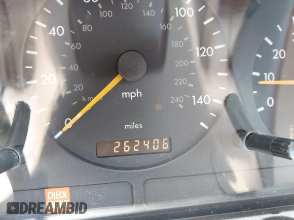 2004 Mercedes-Benz M 500 with VIN 4JGAB75E54A512828, listed as a IAAI auction lot 42579923 with 262,406 mi miles and . Bid and sale history available at DreamBid. Image 12.