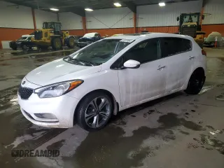 2016 Kia Forte EX z VIN KNAFX5A82G5622987, wystawiony jako Copart lot #81817484 z przebiegiem 101 147 mil mil oraz Czysty tytuł • Clean title. Historia ofert i sprzedaży dostępna na DreamBid. Obrazek 1.