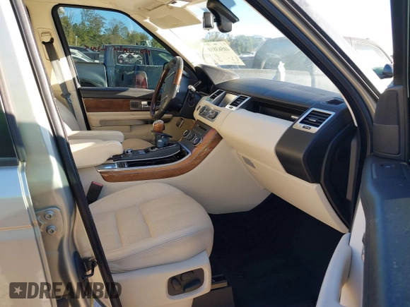 2010 Land Rover Range Rover Sport HSE Lux with VIN SALSK2D48AA216839, listed as a IAAI auction lot 40563810 with 97,361 mi miles and . Bid and sale history available at DreamBid. Image 5.