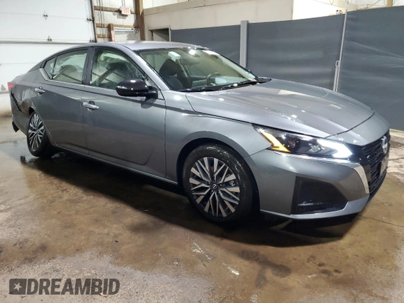 2025 Nissan Altima SV with VIN 1N4BL4DWXSN325210, listed as a Copart auction lot 85750634 with 7,429 mi miles and Clean Title. Bid and sale history available at DreamBid. Image 4.