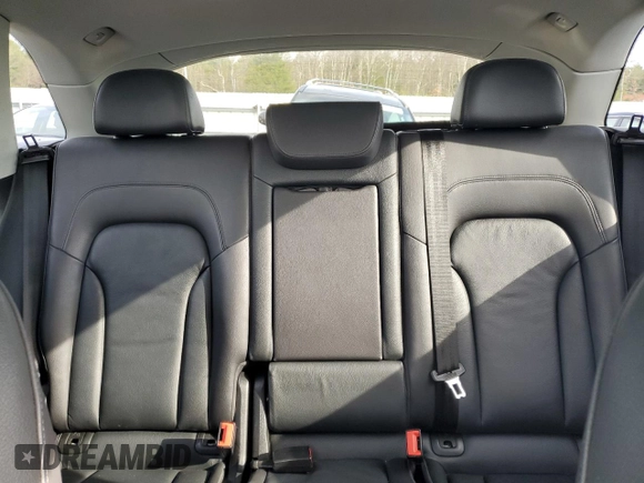 2015 Audi Q5 Premium Plus z VIN WA1LFAFP8FA100379, wystawiony jako Copart lot #49571005 z przebiegiem Nie podano mil oraz Szkody całkowita. Historia ofert i sprzedaży dostępna na DreamBid. Obrazek 10.