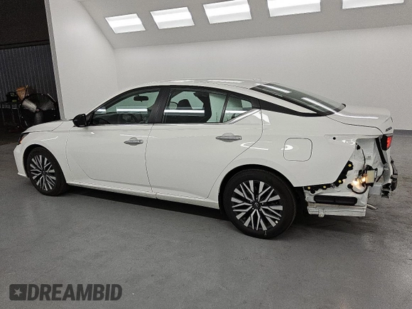 2025 Nissan Altima SV with VIN 1N4BL4DV0SN348325, listed as a Copart auction lot 53390145 with 3,351 mi miles and Clean Title. Bid and sale history available at carsss.com. Image 2.