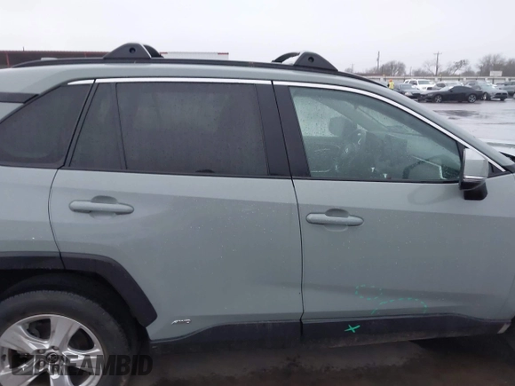 2021 Toyota RAV4 Hybrid XLE with VIN 4T3RWRFV4MU041052, listed as a IAAI auction lot 41549459 with 39,645 mi miles. Bid and sale history available at carsss.com. Image 14.