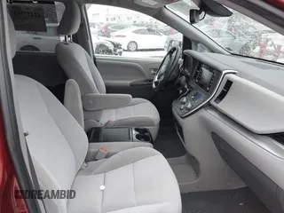 2020 Toyota Sienna LE Auto Access Seat with VIN 5TDKZ3DCXLS053763, listed as a IAAI auction lot 41427752 with 93,761 mi miles. Bid and sale history available at carsss.com. Image 5.