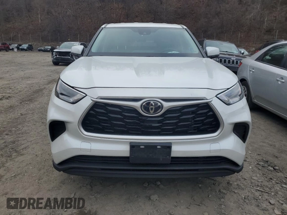 2022 Toyota Highlander L with VIN 5TDCZRBHXNS210846, listed as a Copart auction lot 87204684 with 19,239 mi miles and Salvage title. Bid and sale history available at DreamBid. Image 5.