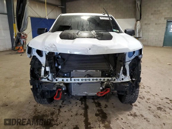2022 Chevrolet Silverado 1500 Custom Trail Boss with VIN 3GCPDCEK8NG625750, listed as a Copart auction lot 81053304 with 33,151 mi miles and Salvage Title. Bid and sale history available at carsss.com. Image 5.