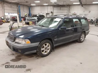 1998 Volvo V70 XC with VIN YV1LZ5647W2504059, listed as a IAAI auction lot 41704655 with 318,742 mi miles. Bid and sale history available at carsss.com. Image 2.