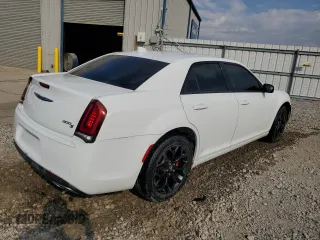 2019 Chrysler 300 S z VIN 2C3CCAGG2KH538294, wystawiony jako Copart lot #78039994 z przebiegiem 67 657 mil mil oraz Tytuł czysty. Historia ofert i sprzedaży dostępna na DreamBid. Obrazek 3.