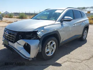 2023 Hyundai Tucson SEL z VIN 5NMJBCAE7PH239761, wystawiony jako IAAI lot #42159276 z przebiegiem 24 400 mil mil oraz . Historia ofert i sprzedaży dostępna na DreamBid. Obrazek 17.