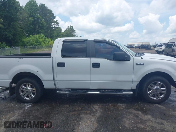 2007 Ford F-150 XLT z VIN 1FTRW12W67FB50327, wystawiony jako IAAI lot #42400863 z przebiegiem 231 181 mil mil oraz . Historia ofert i sprzedaży dostępna na DreamBid. Obrazek 13.