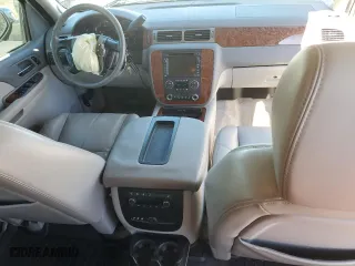2007 Chevrolet Suburban LTZ with VIN 1GNFC16097J313249, listed as a Copart auction lot 42531285 with 211,780 mi miles and Salvage Title. Bid and sale history available at carsss.com. Image 8.