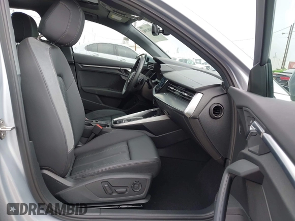 2023 Audi A3 Premium z VIN WAUAUDGY0PA143172, wystawiony jako IAAI lot #41881398 z przebiegiem 18 754 mil mil oraz . Historia ofert i sprzedaży dostępna na DreamBid. Obrazek 5.