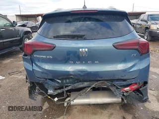 2024 Buick Encore GX Sport Touring z VIN KL4AMDSL3RB007284, wystawiony jako IAAI lot #42228588 z przebiegiem 32 618 mil mil oraz . Historia ofert i sprzedaży dostępna na DreamBid. Obrazek 16.